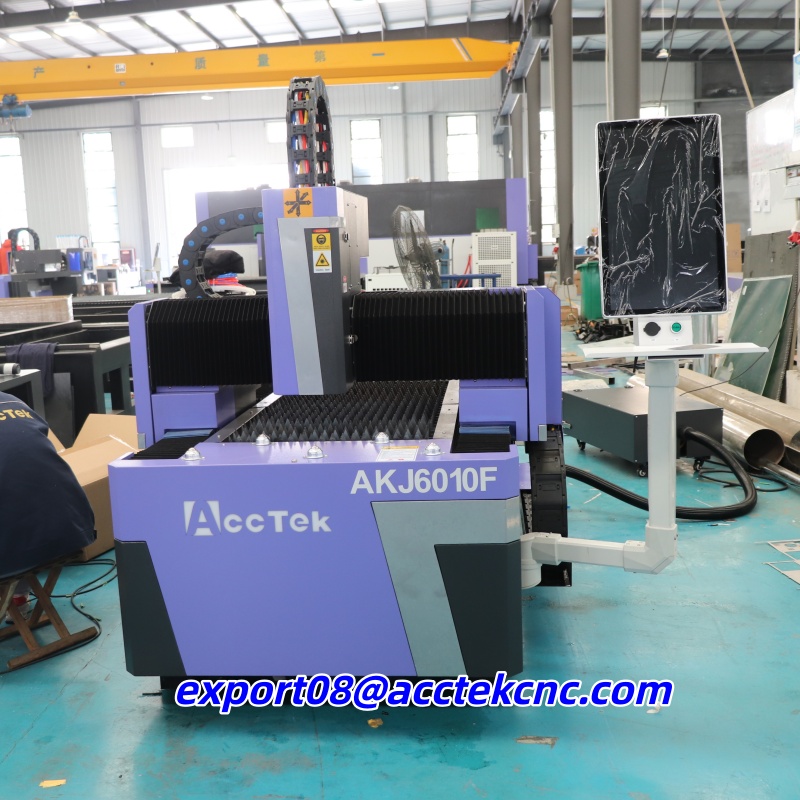 CE Certified Small Size Fiber  - مراجعة Industrial Laser Cutter For Metal وسعره
