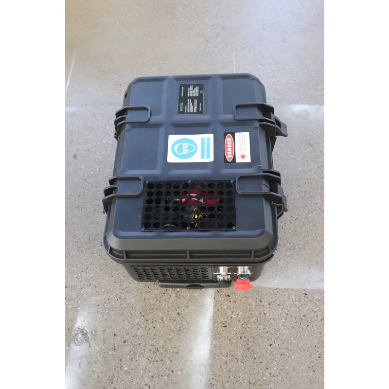 Maxcool Pulsed Suitcase Fiber  - مراجعة Industrial Laser Cleaning Equipment وسعره