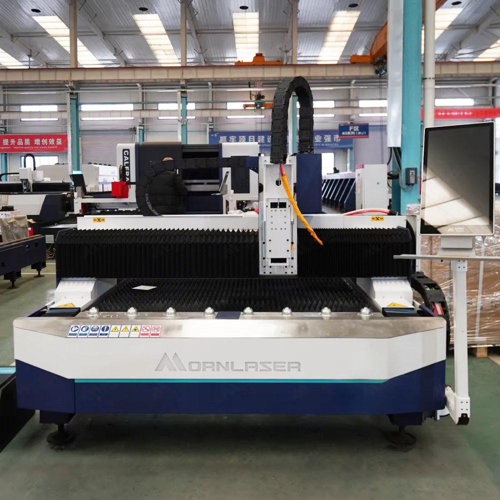 1500*3000mm CNC Fiber Laser Cu - مراجعة Industrial Laser Cutter For Metal وسعره